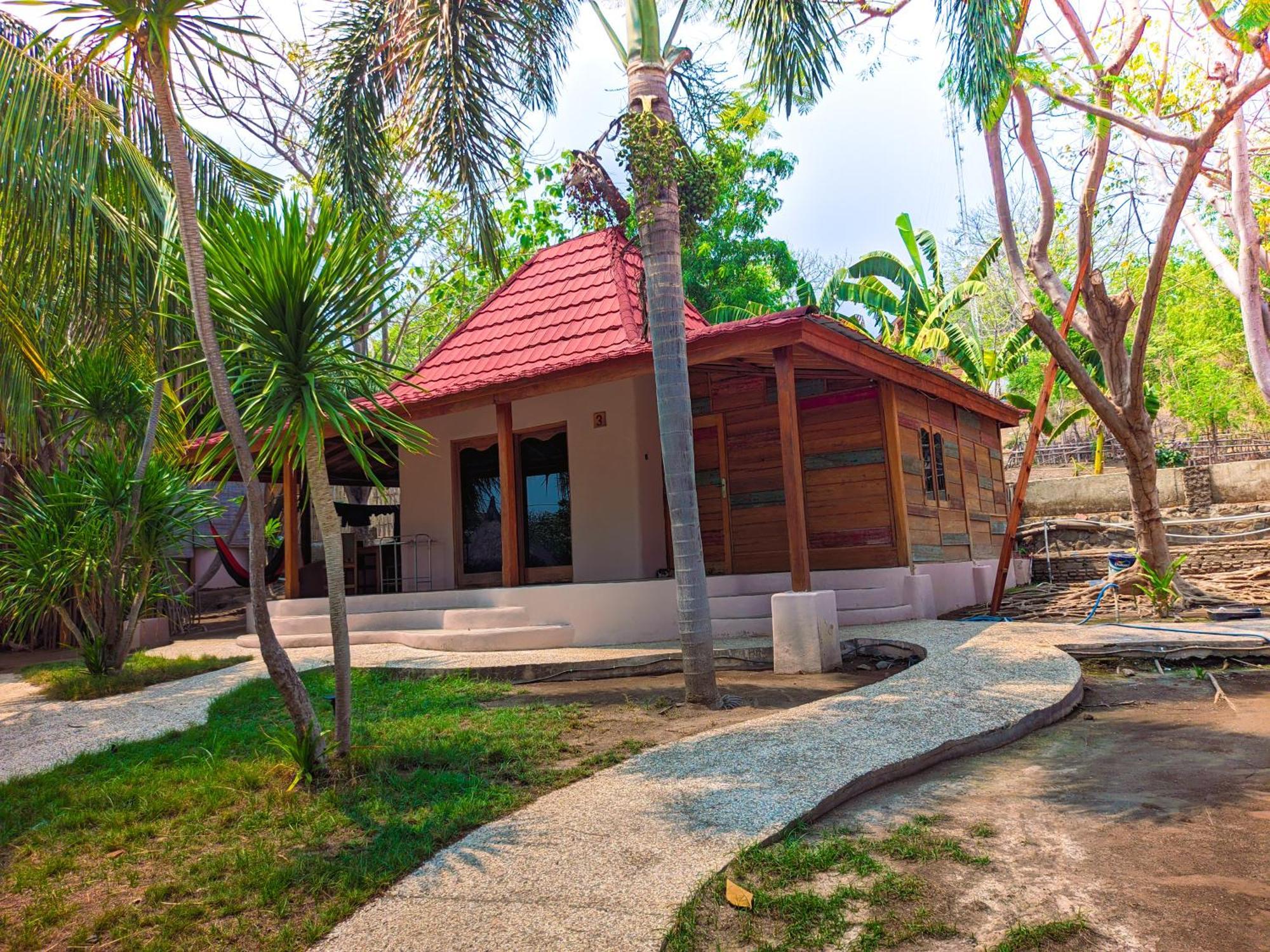 Jati Village, Party Hostel And Bungalows Gili Trawangan Eksteriør bilde