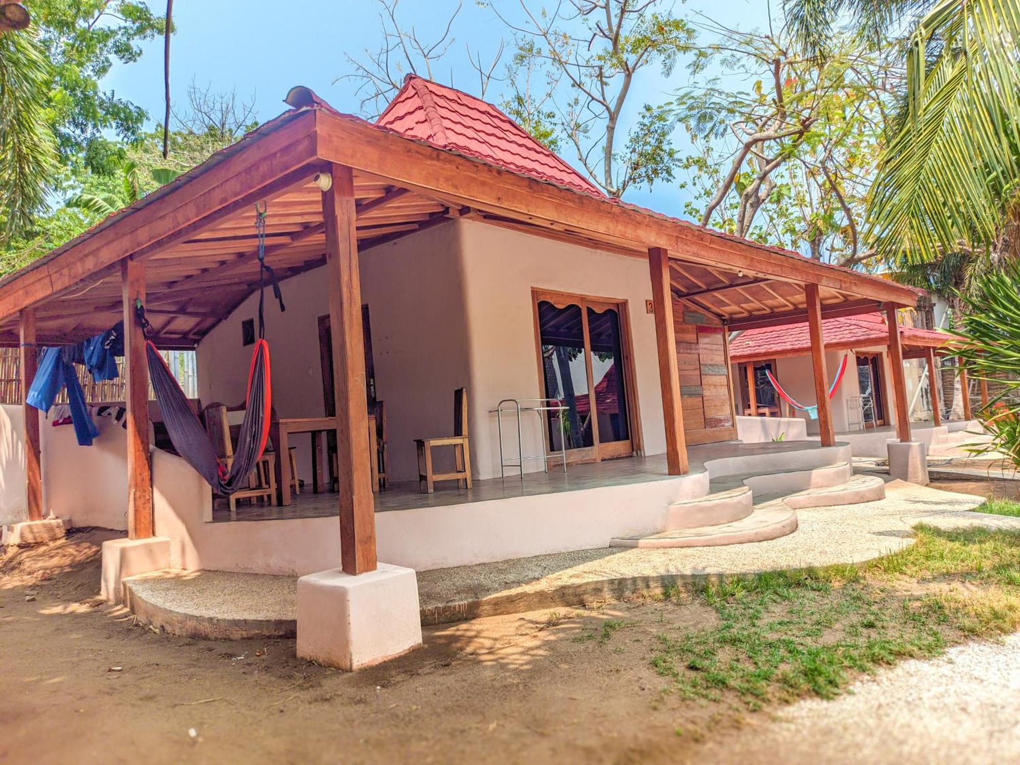 Jati Village, Party Hostel And Bungalows Gili Trawangan Eksteriør bilde